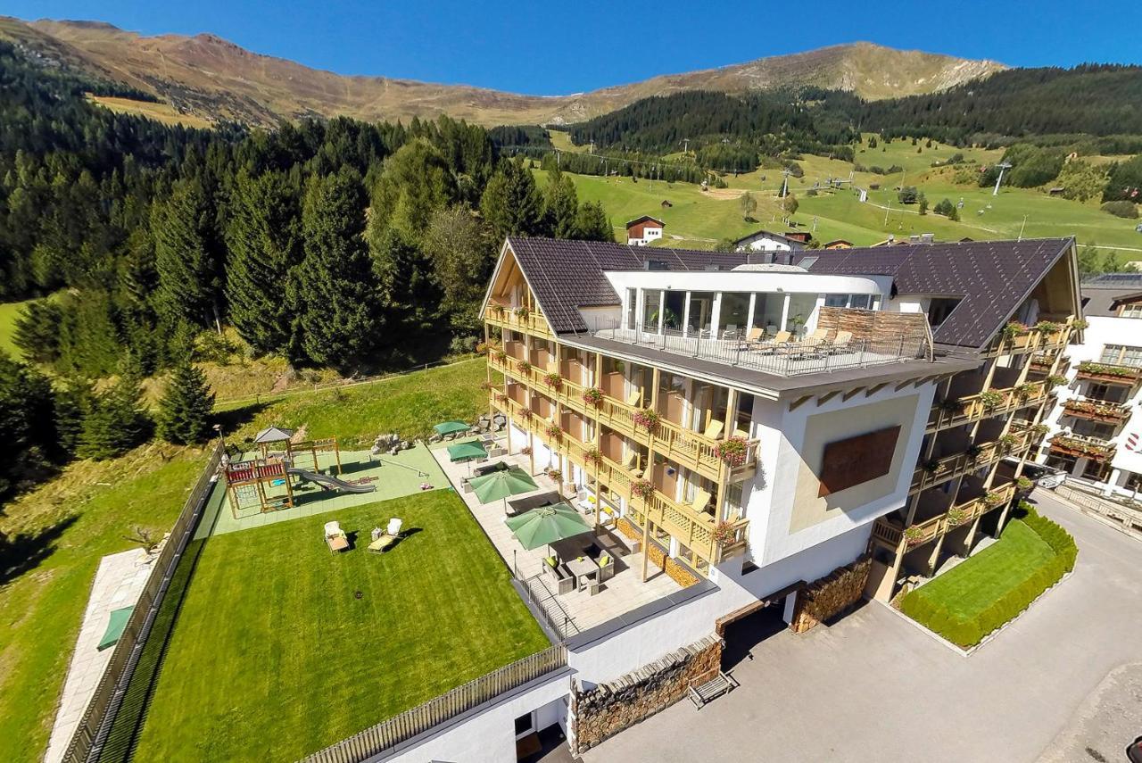 Natuerlich Hotel Mit Charakter Fiss Exterior photo